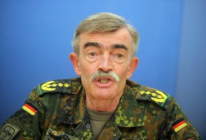 NATO generalı: “Putin dəli deyil, ona görə də rahat yatıram”