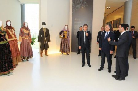 Türkiyənin 11-ci prezidenti Abdulla Gül Heydər Əliyev Mərkəzində olub