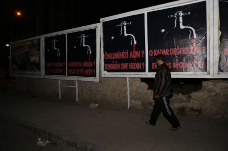 Dəhşətli seçki afişaları: qan axacaq