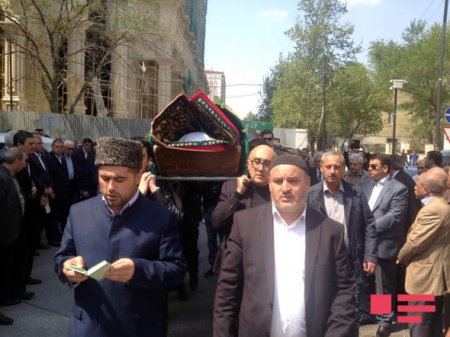 Vəfa Quluzadə dəfn edildi
