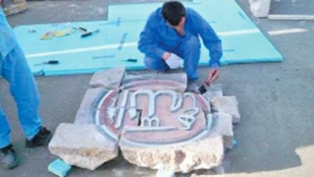 Kəbədə sökülən Osmanlı tağları yerinə qoyuldu