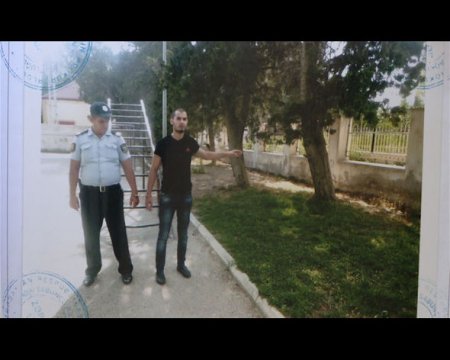 Əynindəki köynəyə görə məktəbin həyətində dostunu öldürən gənc 9 il cəza aldı