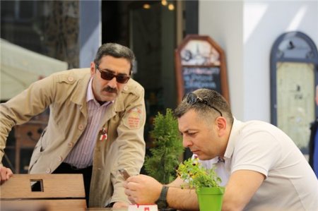 3 ölkə azərbaycanlı haqqında film çəkir