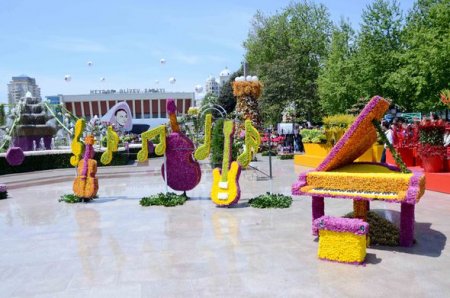 Bakıda Gül bayramı