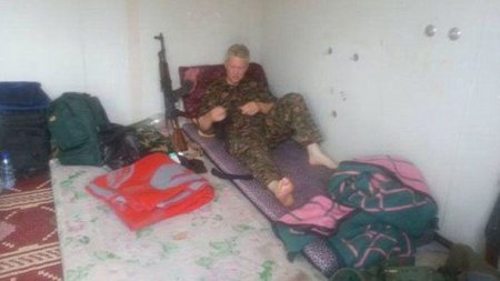Məşhur aktyor İŞİD-lə savaşmağa getdi