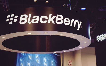 “Apple” “BlackBerry”ni almaq istəyir