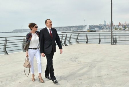 Əliyev bulvarda sükan arxasında