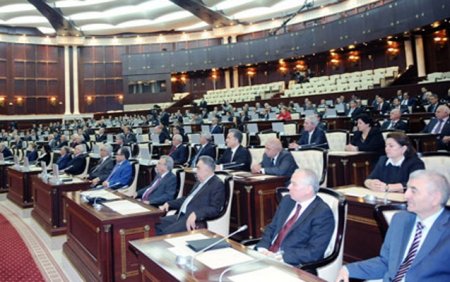 “Elgizə yox, polisə, məhkəməyə müraciət etsinlər” – Milli Məclis