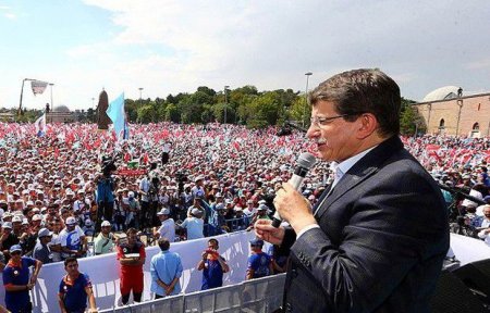 Davudoğlunun səsi batdı