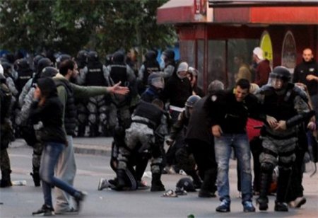 Daha bir ölkədə “AvroMaydan”