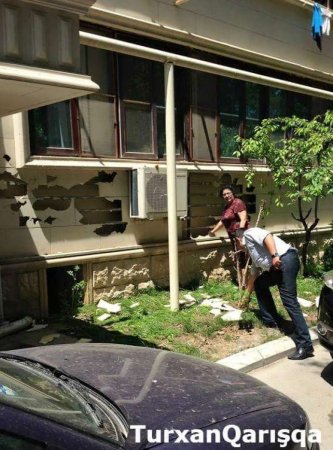 Camaat binalardakı penoplastları sökür