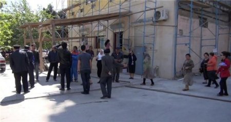 “Penoplas” üzlüklü binaların sakinləri etiraz aksiyası keçirdi