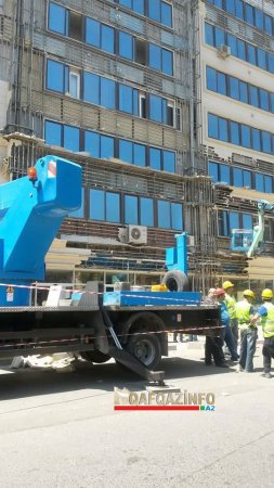 Bakıda “penoplast”lar belə sökülür...- Bu gün