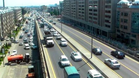 Ziya Bünyadov prospektində sıxlıq müşahidə olunur