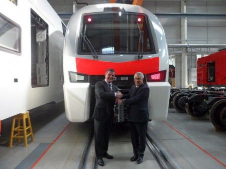 İkimərtəbəli qatarların Bakıya gətiriləcəyi vaxt açıqlandı