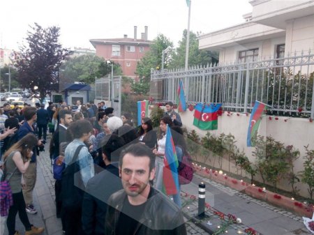 Yanğında ölənlər İstanbulda anıldı