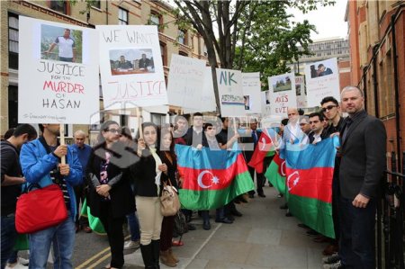 Azərbaycanlılar Londonda etiraz aksiyası keçirdi