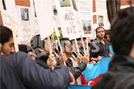 Azərbaycanlılar Londonda etiraz aksiyası keçirdi