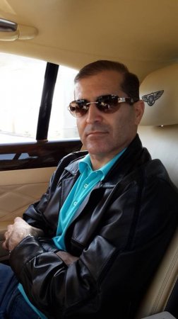 Nehrəmli oliqarx milyonluq avtomobilini satışa qoydu