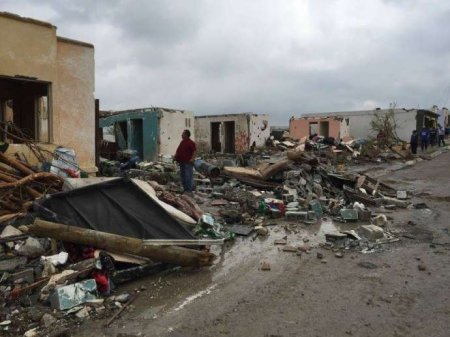 Tornado şəhəri yox etdi