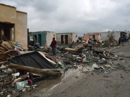 Tornado şəhəri yox etdi