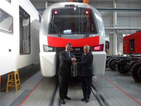 İkimərtəbəli qatar artıq Bakıdadır