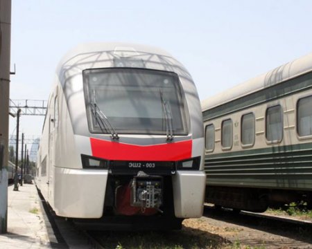 İkimərtəbəli qatar artıq Bakıdadır