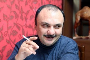 Sabiq deputat oğlunun Çexiyaya sığınması xəbəri yayıldı