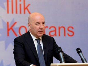 Elman Rüstəmov daha ayda 1 milyard dollar xərcləmir