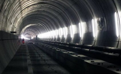 Metroda nazaslıq - insanlar təxliyyə edilib
