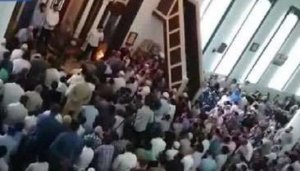 Məsciddə kütləvi dava: onlarla xəsarət alan var