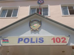 Bakının polis bölməsində dava