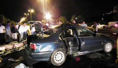 BMW metal borulara çırpıldı