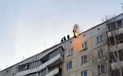 Bakıda 1 nəfər özünü çoxmərtəbəli binadan atmaq istədi