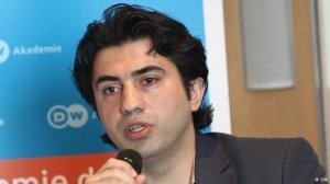 Bakıda gizləndiyi səfirliyi tərk etdi, İsveçrəyə aparıldı