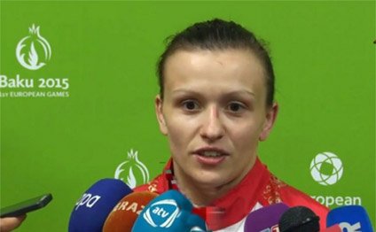Qadın güləşçimiz medalını körpə qızına həsr etdi