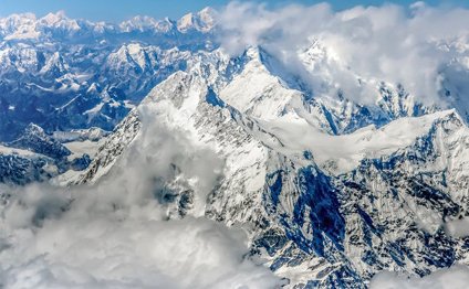 20 atom bombası gücündə zəlzələ: Everest yerindən oynadı
