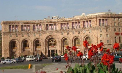 Azərbaycanlıları Ermənistan nümayəndə heyətinə “soyuq” münasibət göstərməkdə suçlayanlar bu görüntülərə baxsın
