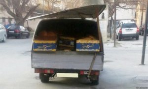 Çirkli baqajlarda, kirli əllərdə daşınan çörəklər...