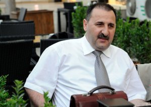 Keçmiş deputat metal oliqarxının ittihamlarına cavab verdi