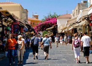 Yunanıstana gedən turistlərə nağd pul xəbərdarlığı