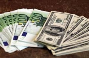 Avro ucuzlaşdı, dollar bahalaşdı