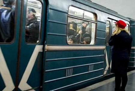 Bakı metrosunda sərnişin öldü