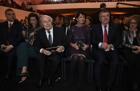 Blatter erməni sevgilisinə görə istefa verdi