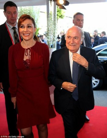 Blatter erməni sevgilisinə görə istefa verdi