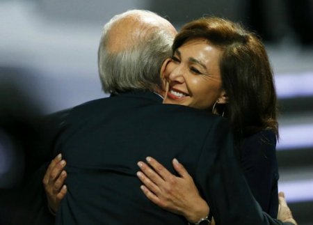 Blatter erməni sevgilisinə görə istefa verdi