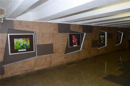 Bakı metrosunda kreativ sərgi