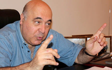 Çingiz Abdullayev baş məşqçini qovdu