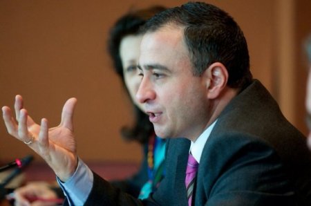 Səfir Arif Məmmədov Strasburqda pul mənimsəyib