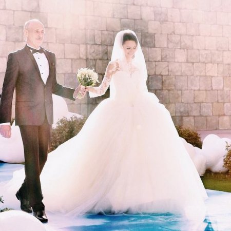 “Follow me”nin müəllifi evləndi